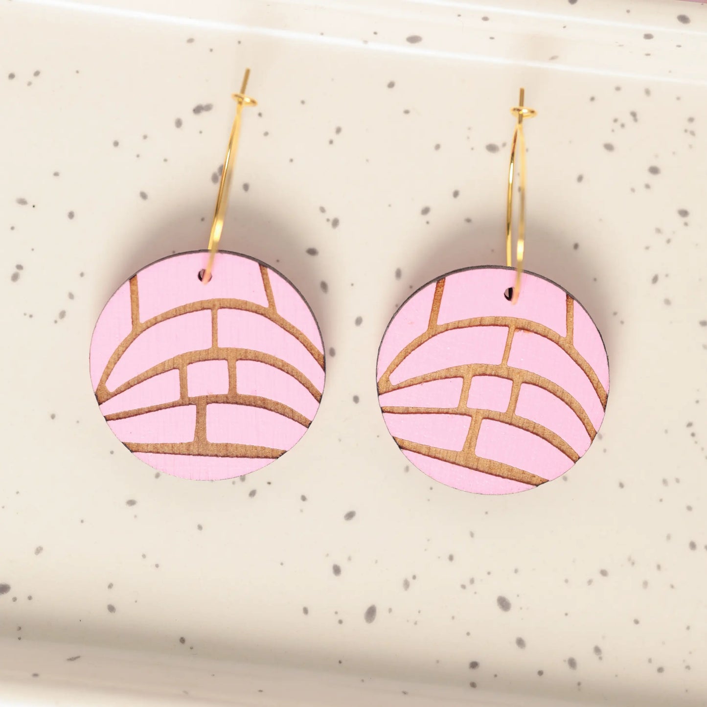 Concha Hoop Earrings