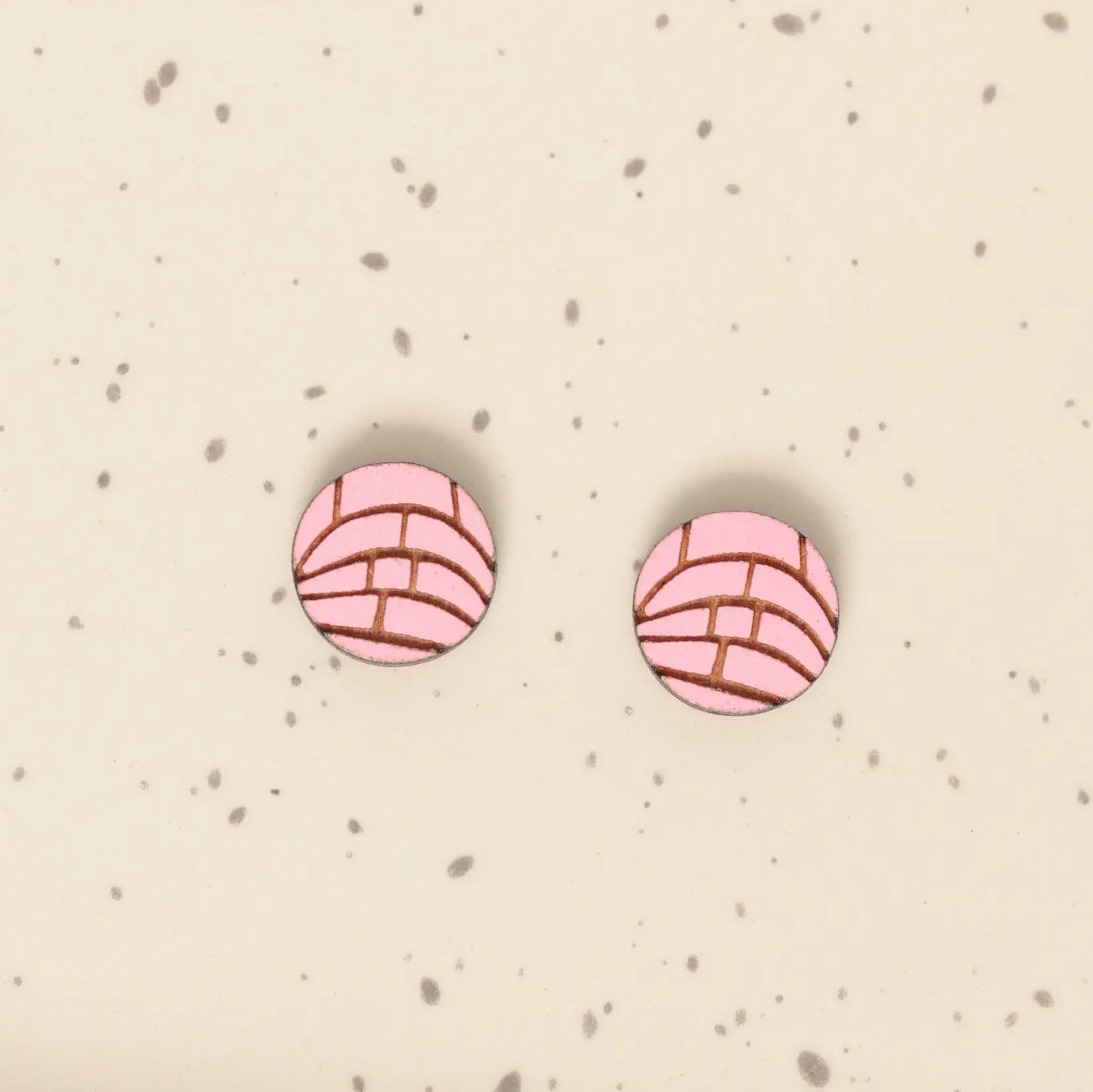 Concha Stud Earrings