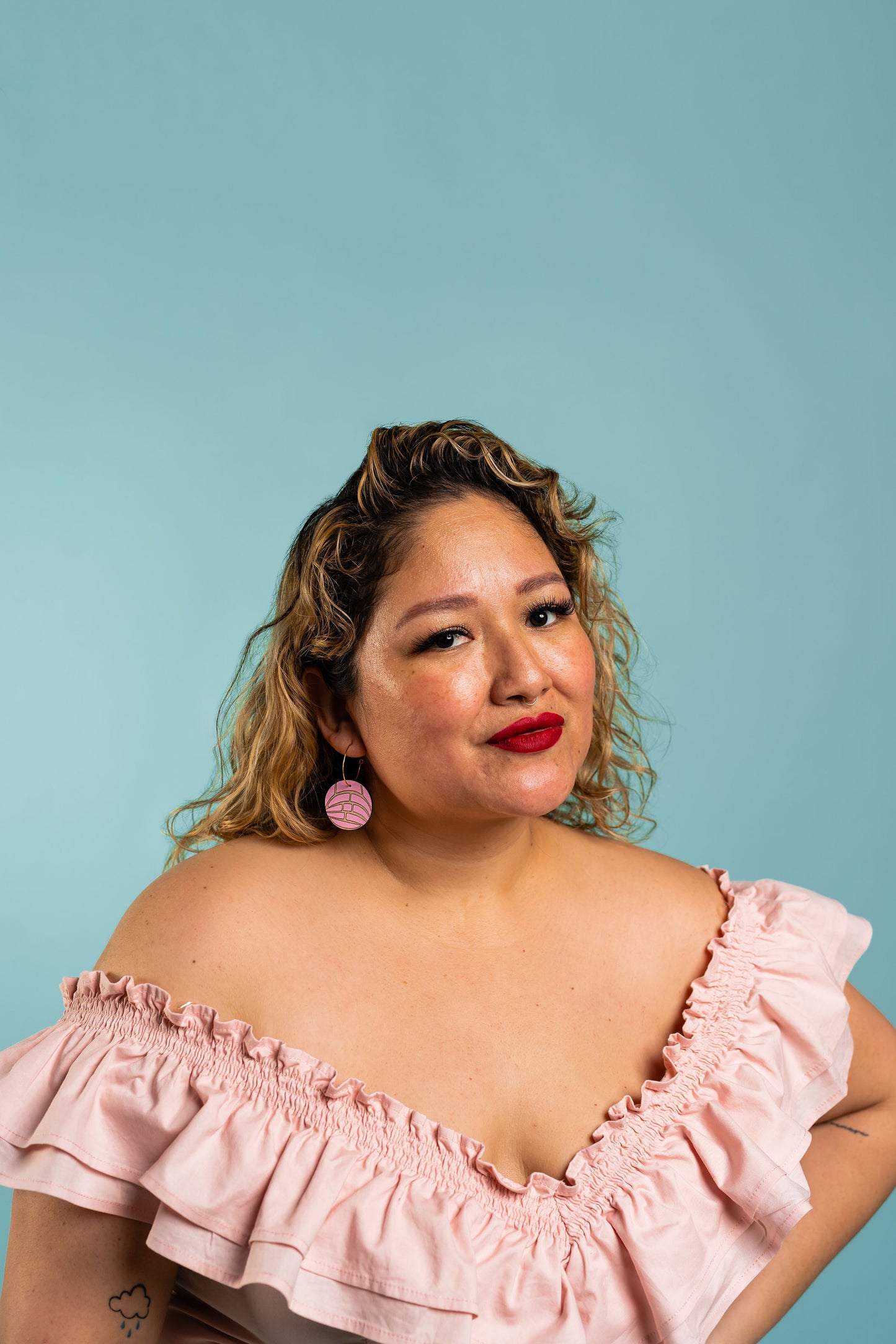 Concha Hoop Earrings