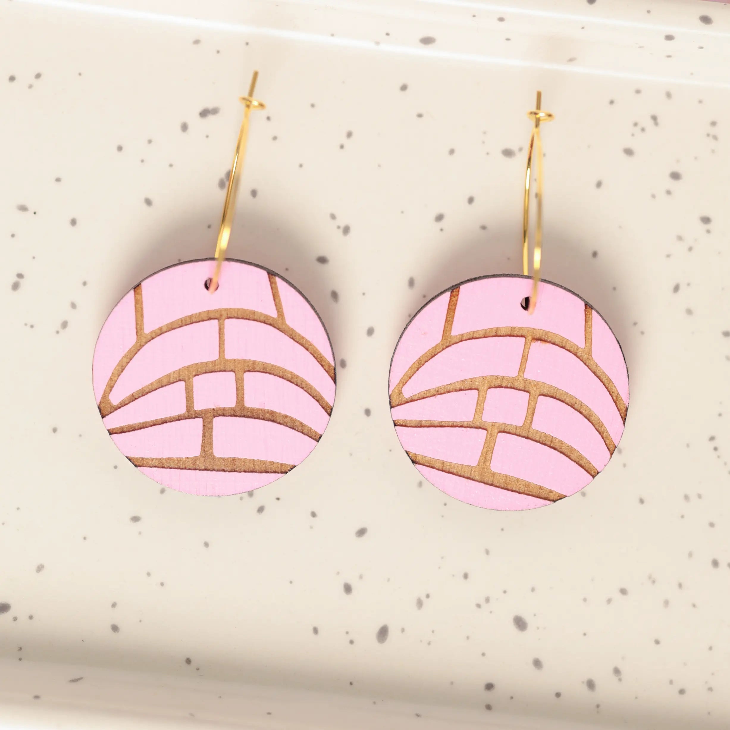Concha Hoop Earrings